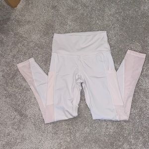 Aeries light pink with pocket and mesh all along the side leggings